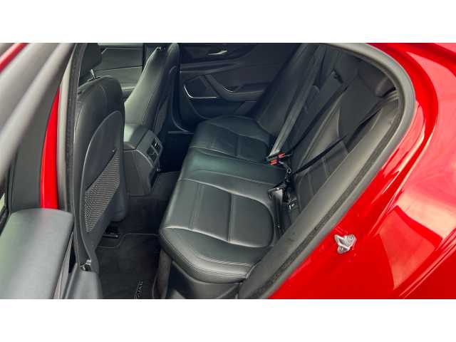 Jaguar XE XE 2.0d S 4dr Auto 