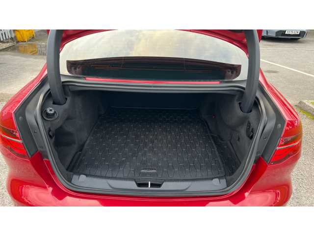 Jaguar XE XE 2.0d S 4dr Auto 