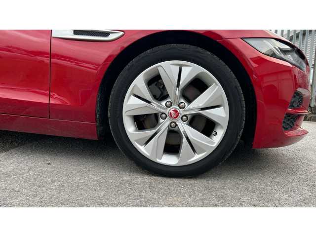 Jaguar XE XE 2.0d S 4dr Auto 