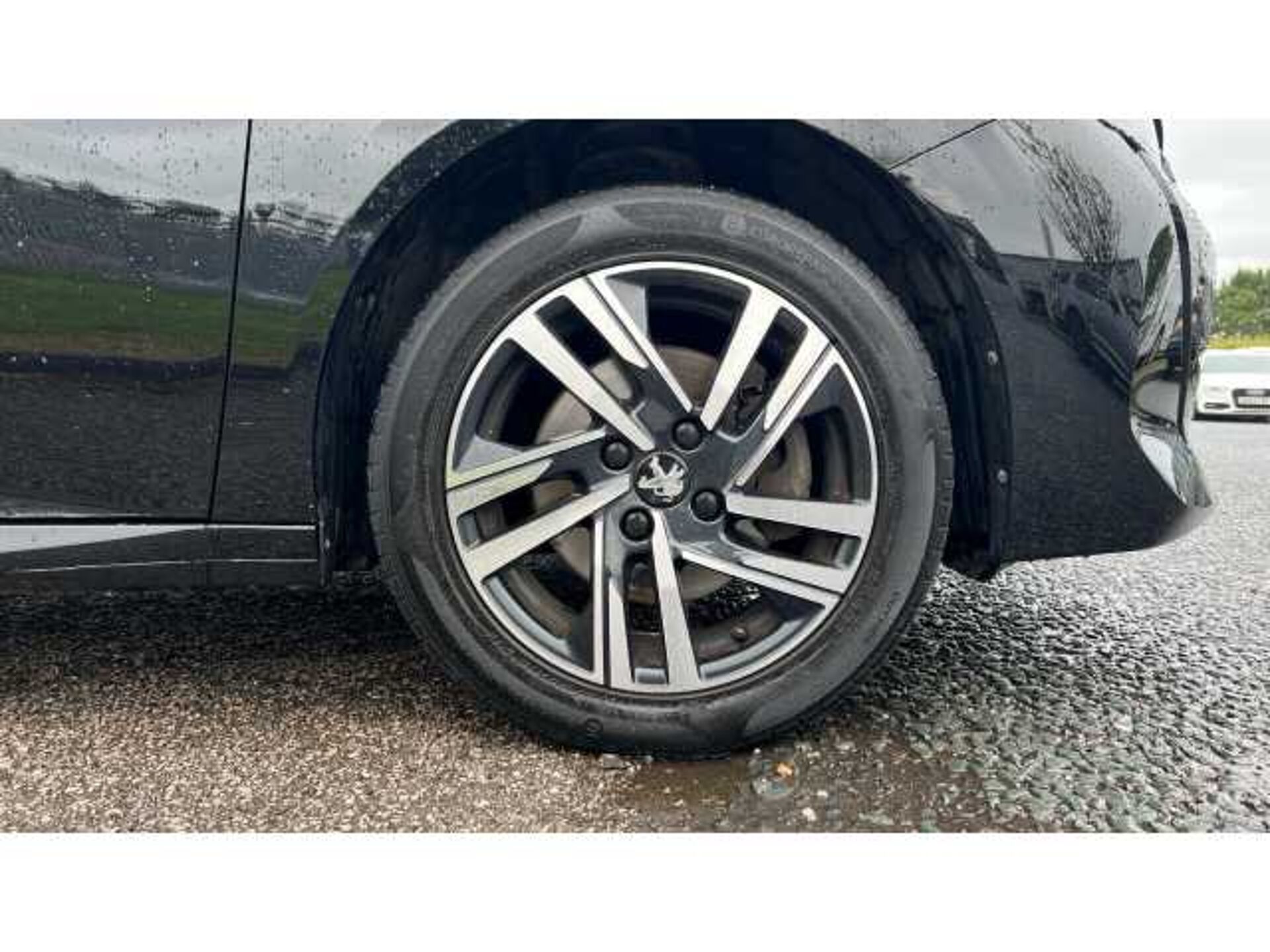 Peugeot 208 208 1.2 PureTech 100 Allure Premium + 5dr 