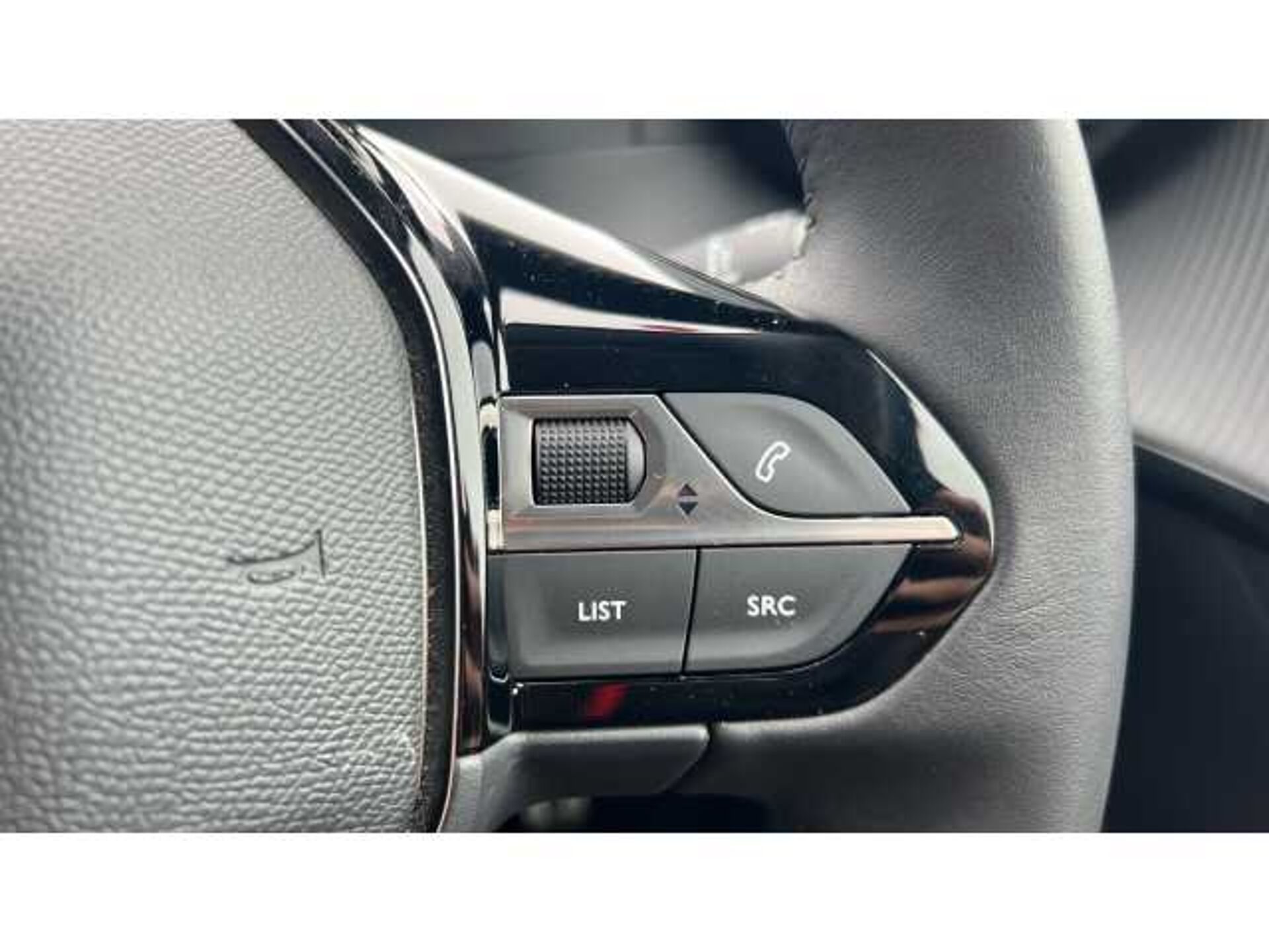 Peugeot 208 208 1.2 PureTech 100 Allure Premium + 5dr 