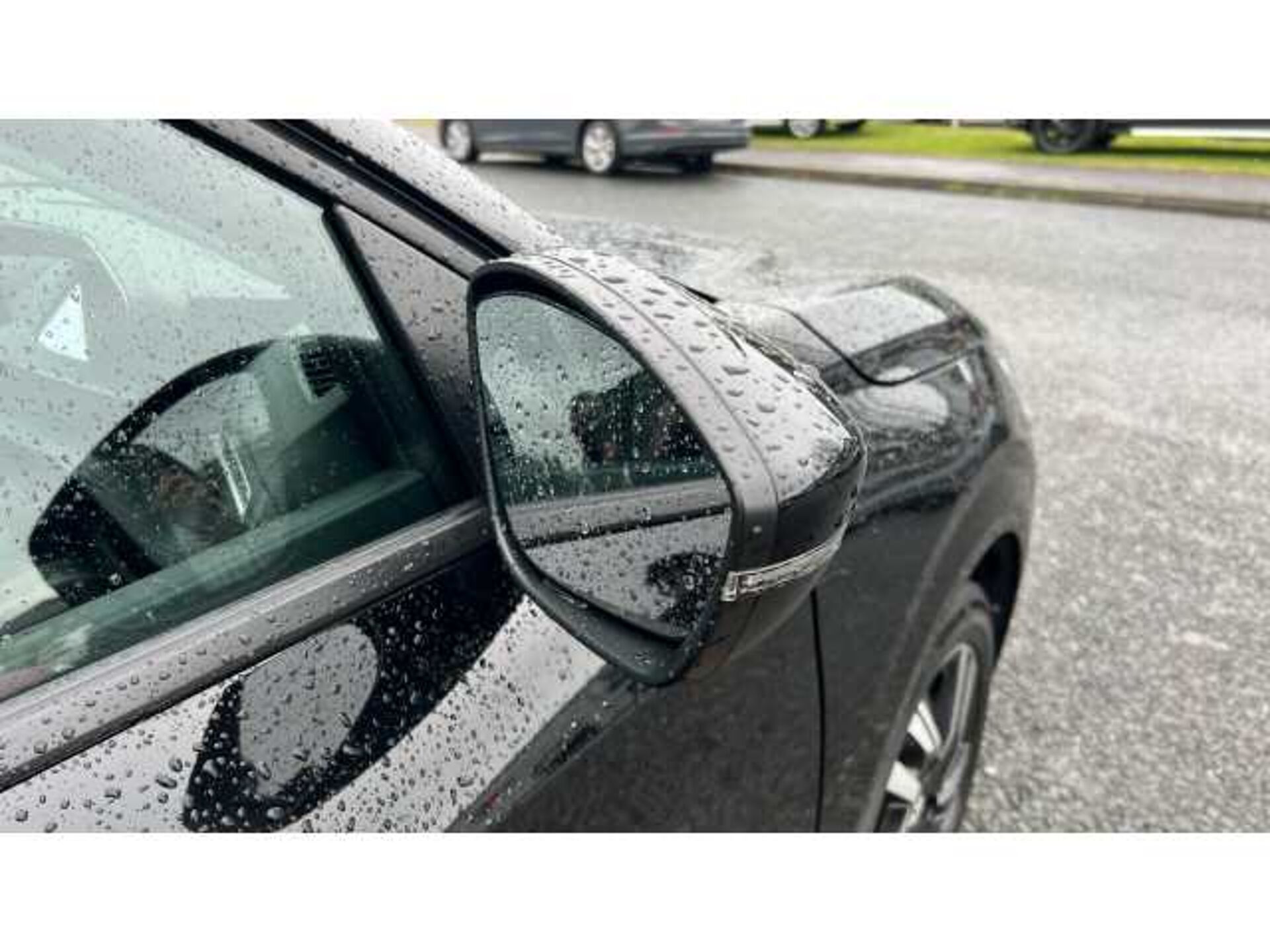 Peugeot 208 208 1.2 PureTech 100 Allure Premium + 5dr 