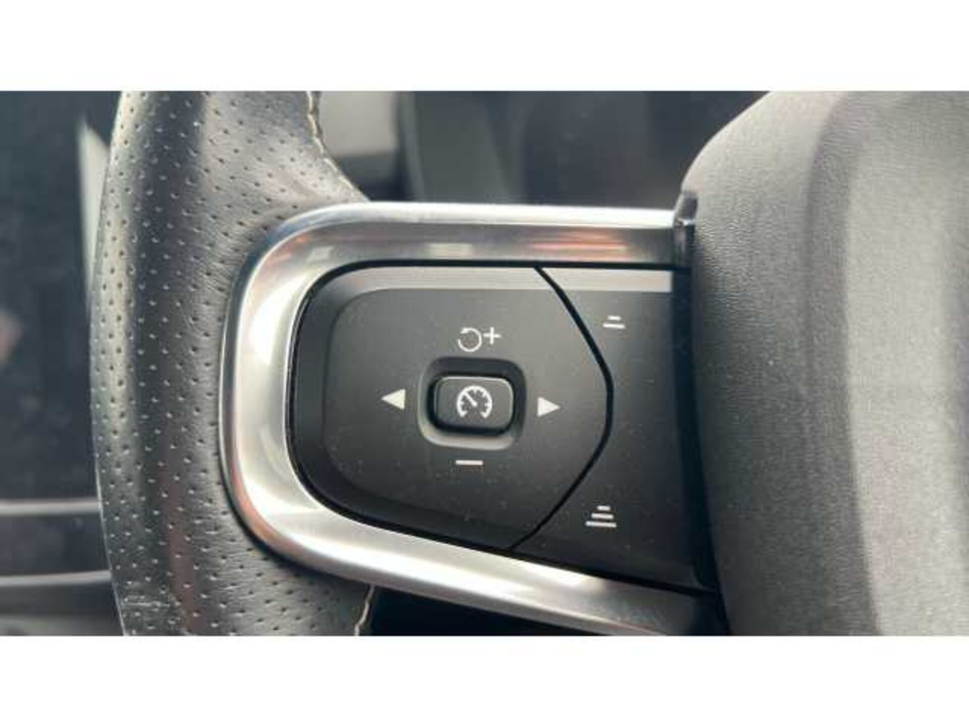 Volvo XC40 XC40 1.5 T5 Recharge PHEV R DESIGN Pro 5dr Auto 