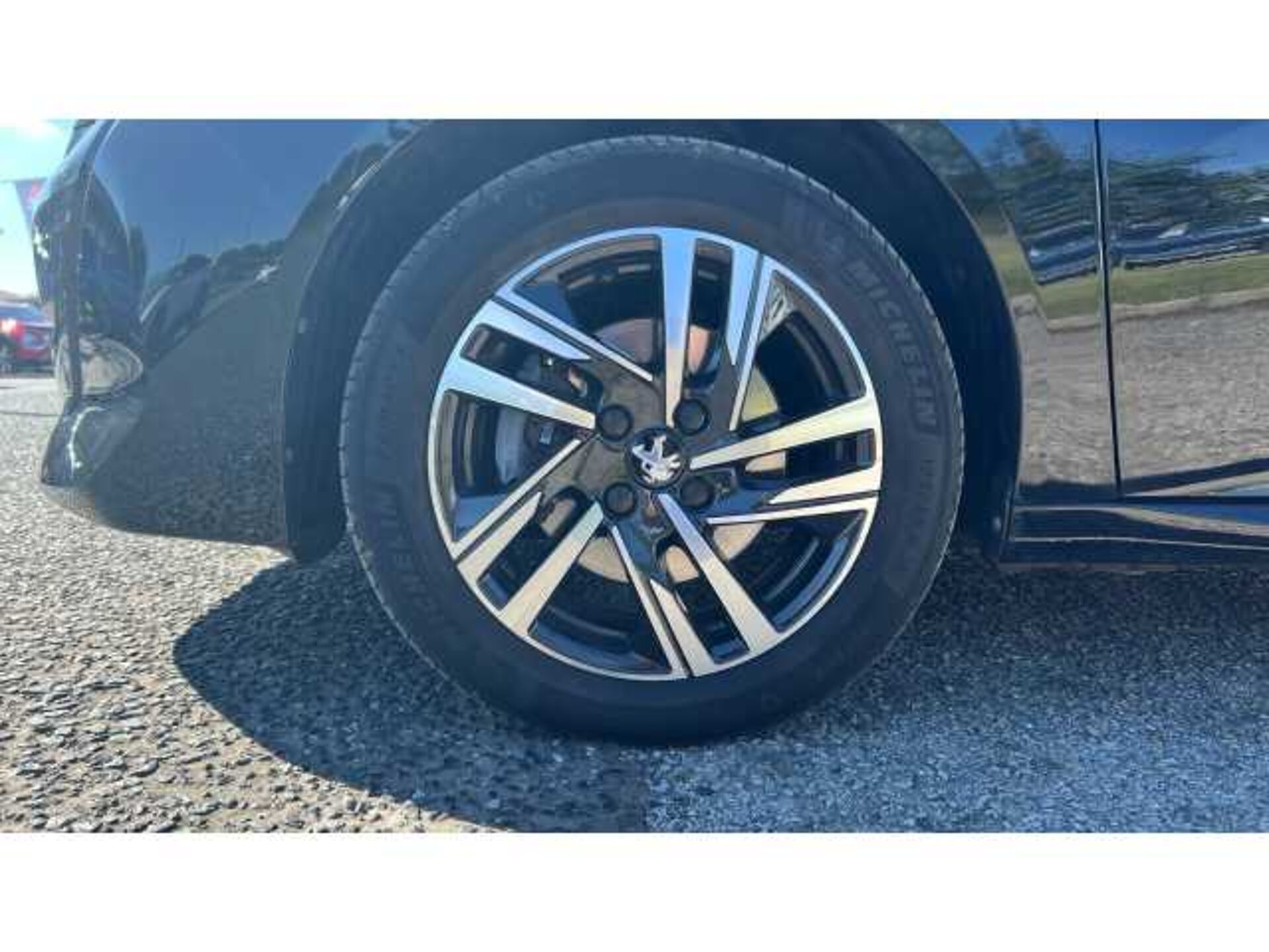 Peugeot 208 208 1.2 PureTech 100 Allure Premium 5dr 