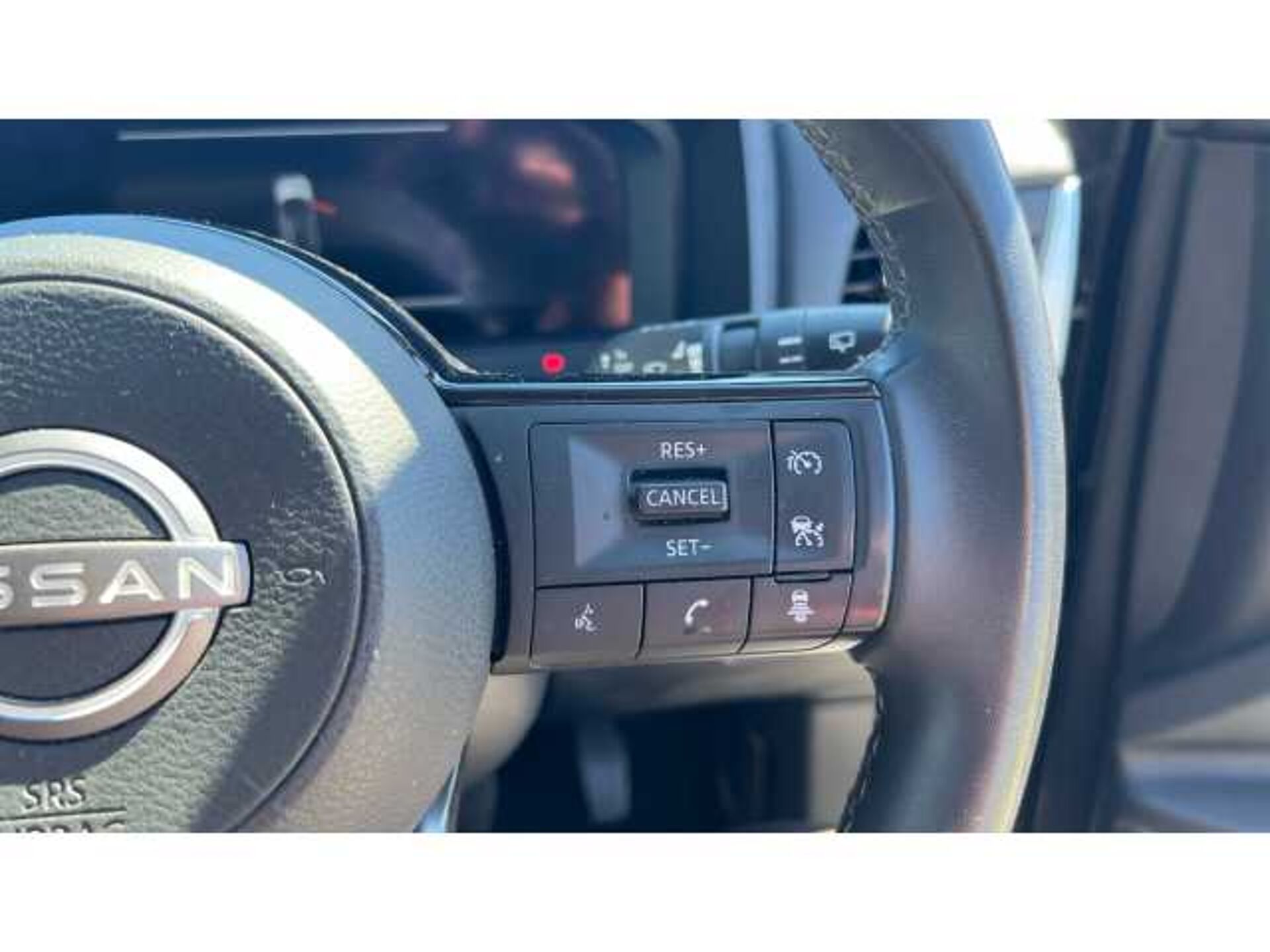 Nissan Qashqai QASHQAI 1.3 DiG-T MH N-Connecta 5dr 