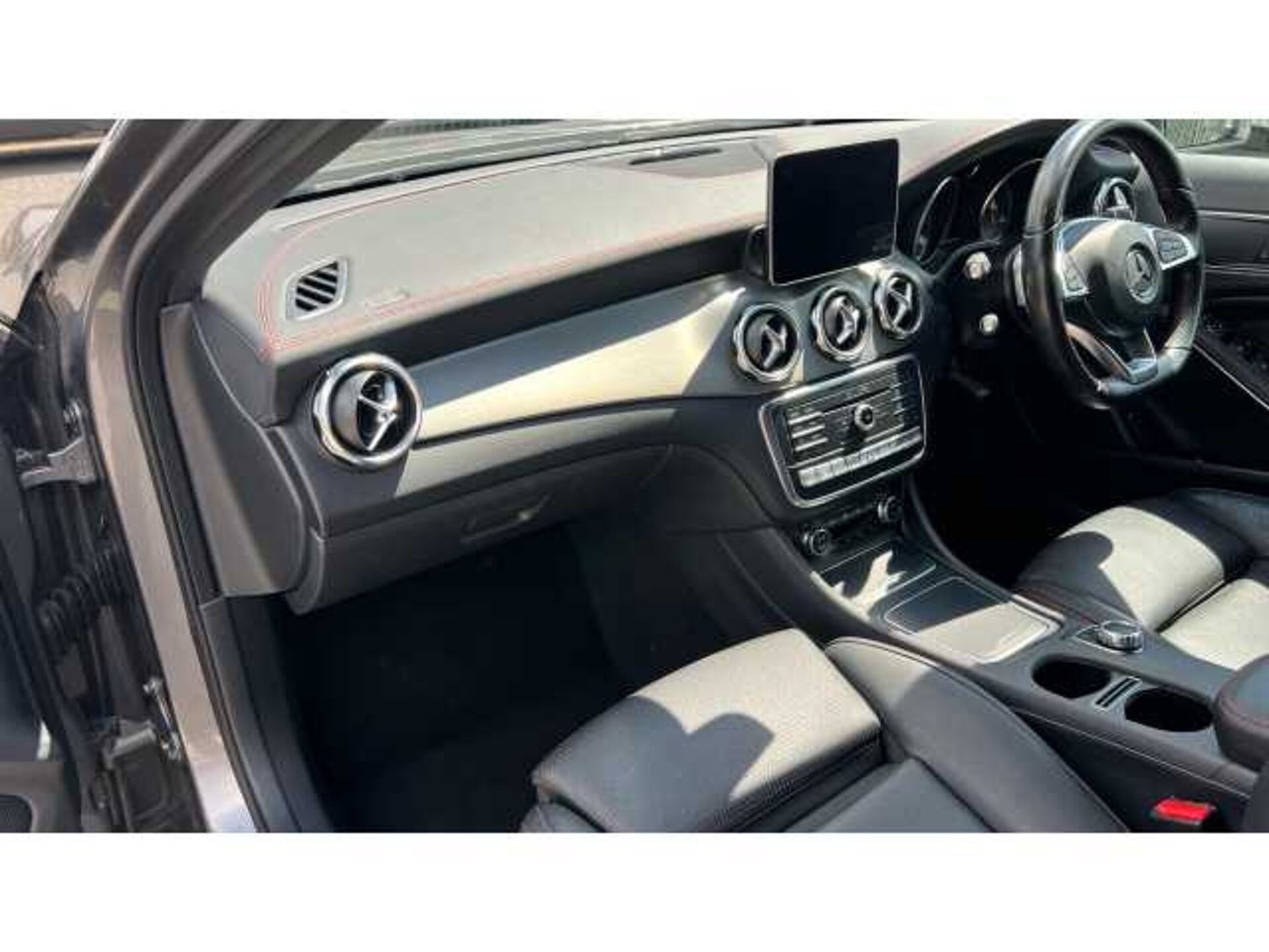 Mercedes-Benz GLA 220 GLA 220d 4Matic AMG Line Premium 5dr Auto 