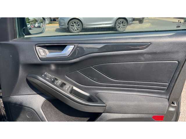 Ford Focus FOCUS 1.0 EcoBoost 125 ST-Line Nav 5dr 