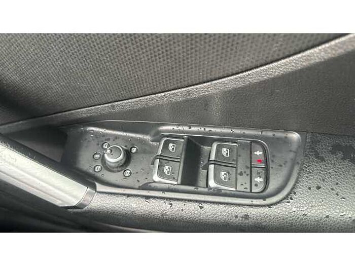 Audi Q2 Q2 35 TFSI S Line 5dr S Tronic 