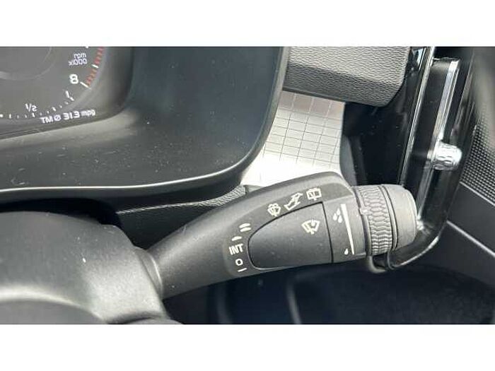 Volvo XC40 XC40 1.5 T3 Momentum 5dr 