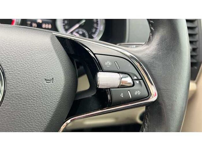 SKODA Karoq 1.0 TSI SE L 5dr 