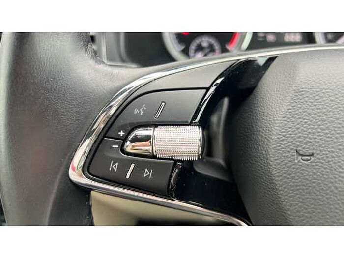 SKODA Karoq 1.0 TSI SE L 5dr 