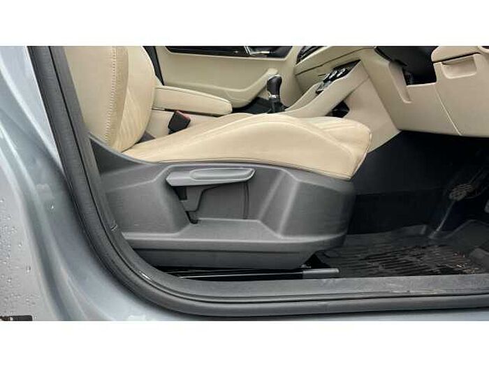 SKODA Karoq 1.0 TSI SE L 5dr 