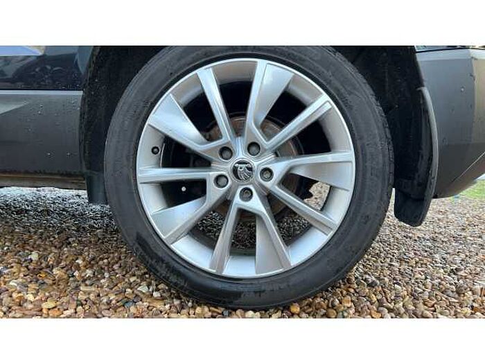 SKODA Karoq KAROQ 2.0 TDI SE L 4x4 5dr DSG 