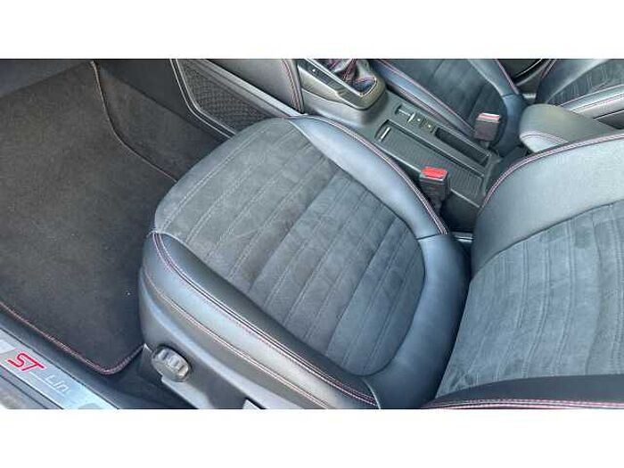 Ford Kuga KUGA 1.5 EcoBlue ST-Line X 5dr 