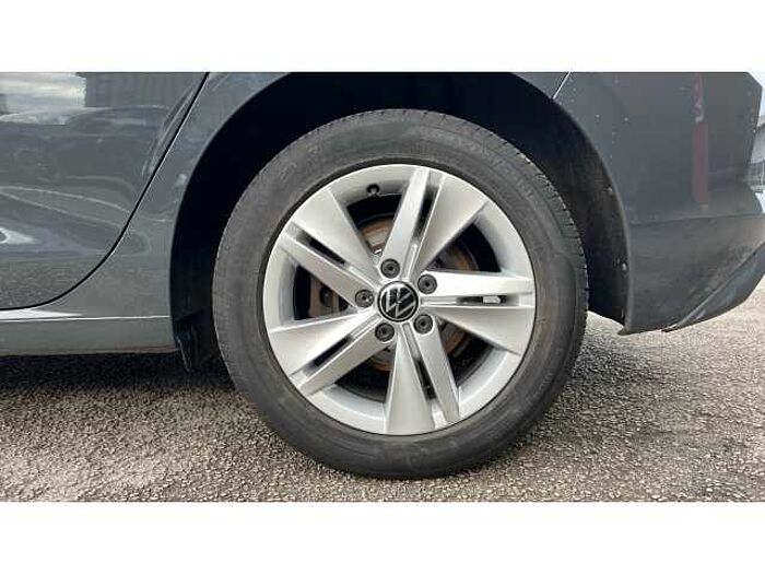 Volkswagen Golf 1.5 TSI 150 Life 5dr 