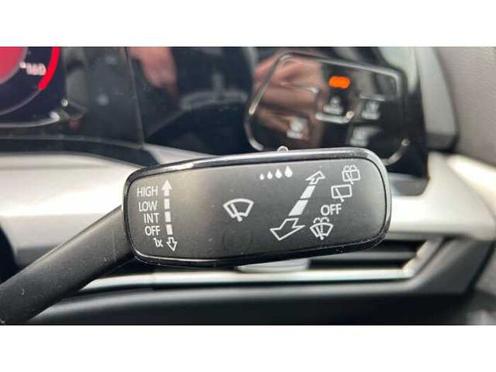 Volkswagen Golf 1.5 TSI 150 Life 5dr 