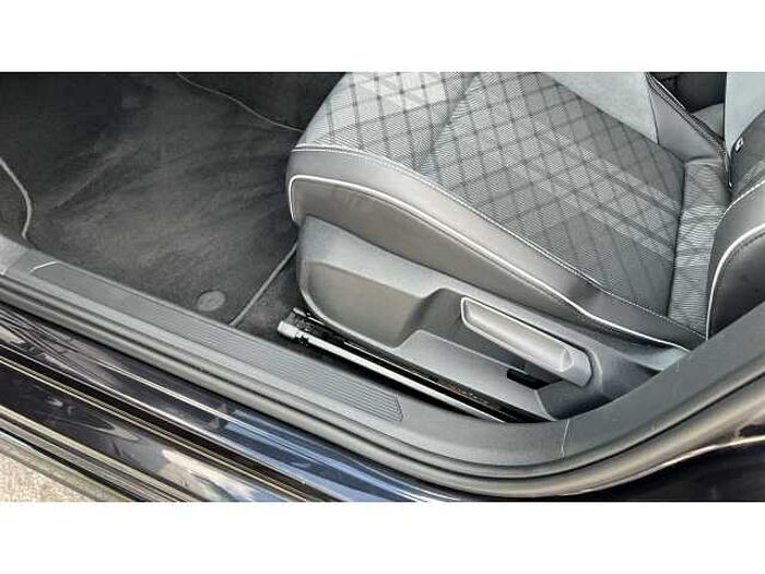 Volkswagen Golf GOLF 1.5 TSI 150 R-Line 5dr 