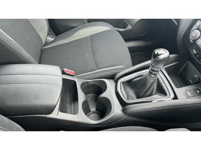 Nissan Qashqai QASHQAI 1.3 DiG-T Acenta Premium 5dr 