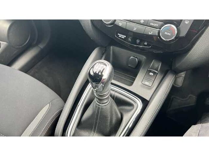 Nissan Qashqai QASHQAI 1.3 DiG-T Acenta Premium 5dr 