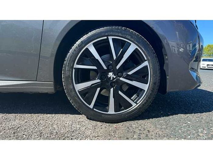 Peugeot 208 208 1.2 PureTech 100 Allure 5dr 