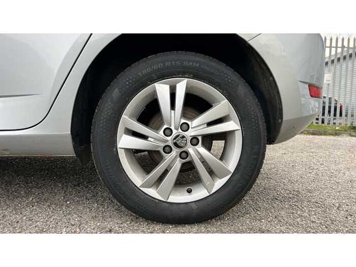 SKODA Fabia FABIA 1.0 MPI SE 5dr 