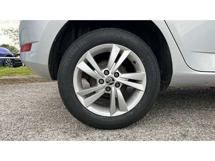 SKODA Fabia FABIA 1.0 MPI SE 5dr 