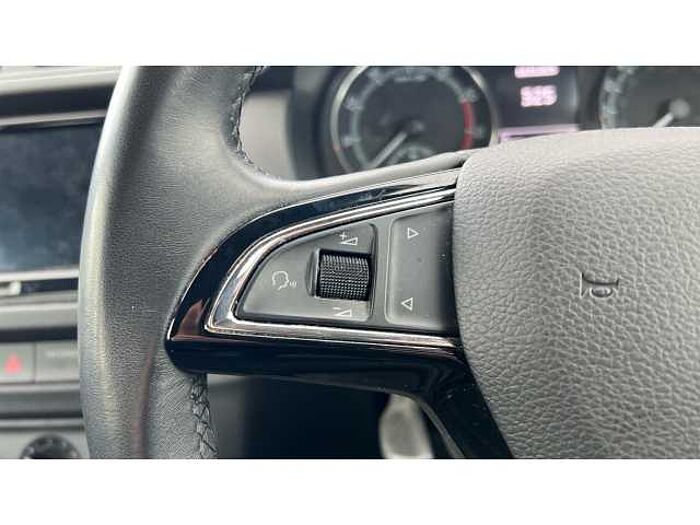 SKODA Fabia FABIA 1.0 MPI SE 5dr 