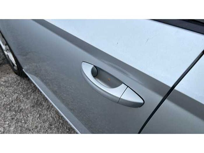 SKODA Fabia FABIA 1.0 MPI SE 5dr 