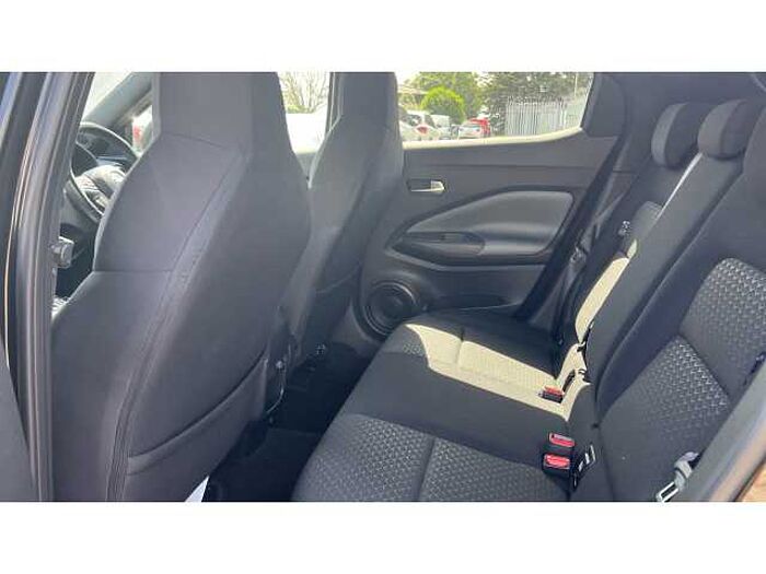 Nissan Juke JUKE 1.0 DiG-T N-Connecta 5dr DCT 
