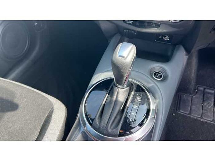 Nissan Juke JUKE 1.0 DiG-T N-Connecta 5dr DCT 