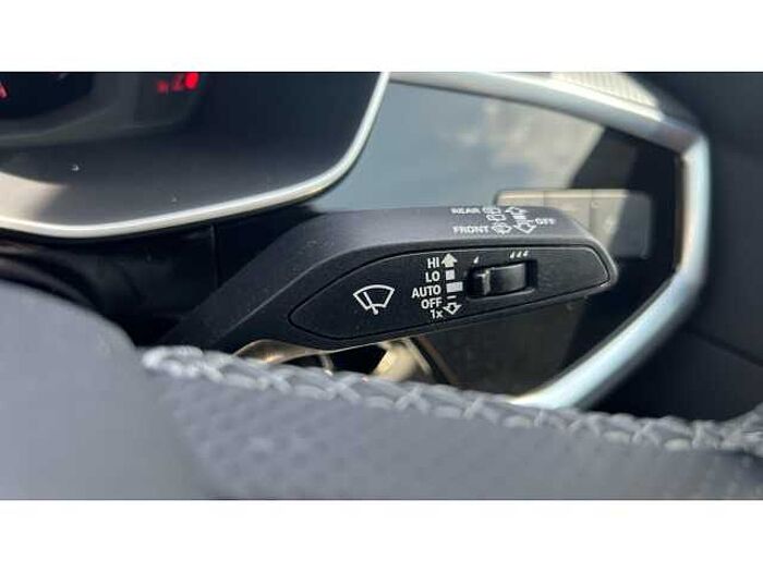 Audi Q3 Q3 35 TFSI S Line 5dr 