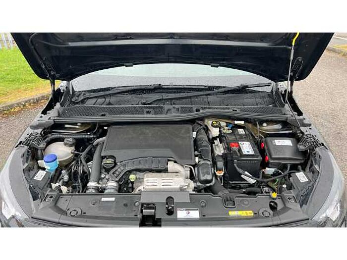 Peugeot 208 208 1.2 PureTech 100 Allure Premium + 5dr 