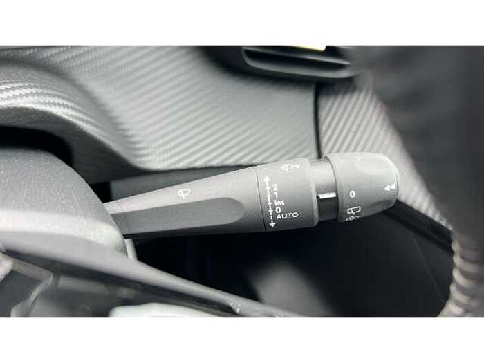 Peugeot 208 208 1.2 PureTech 100 Allure Premium + 5dr 