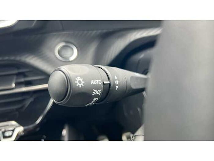 Peugeot 208 208 1.2 PureTech 100 Allure Premium + 5dr 