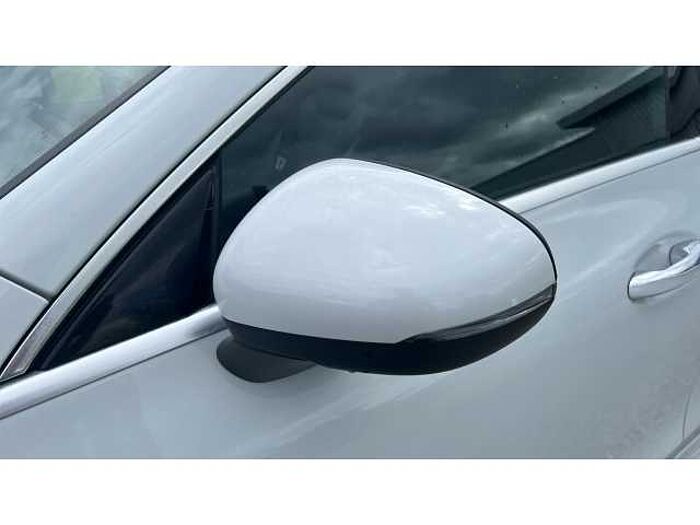 Mercedes-Benz CLA 180 CLA 180 AMG Line Premium Plus 4dr Tip Auto 