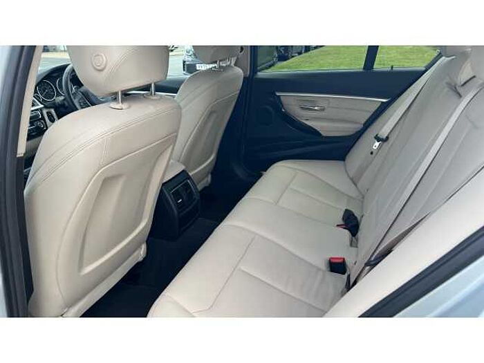 BMW 3 SERIES 320i Sport 4dr 