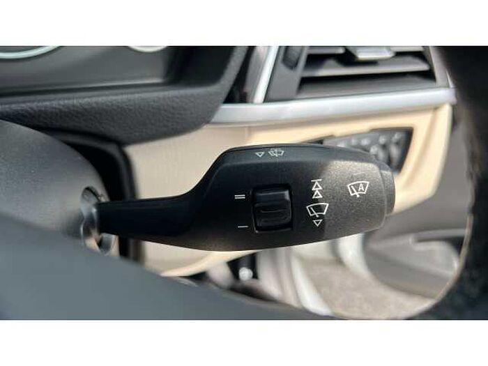 BMW 3 SERIES 320i Sport 4dr 
