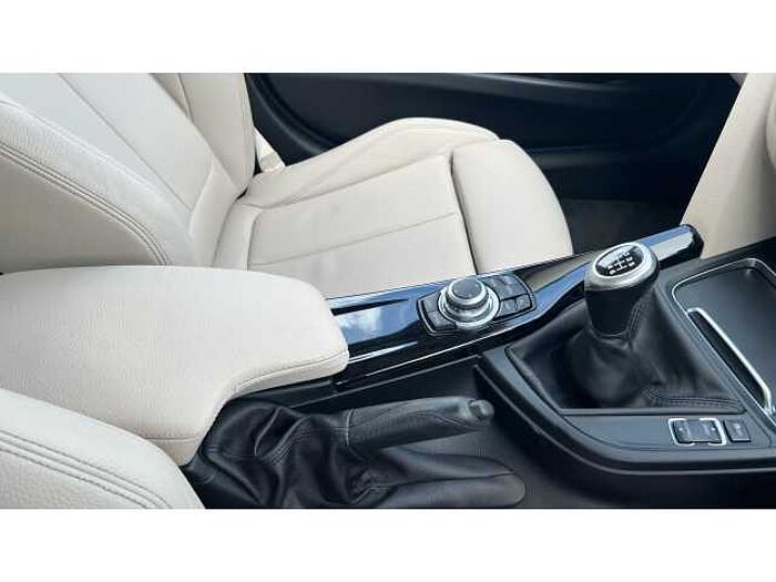 BMW 3 SERIES 320i Sport 4dr 
