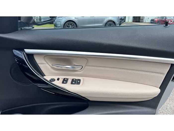 BMW 3 SERIES 320i Sport 4dr 