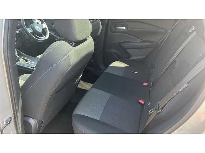 Nissan Qashqai QASHQAI 1.3 DiG-T MH N-Connecta 5dr 