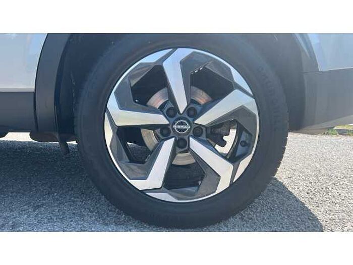 Nissan Qashqai QASHQAI 1.3 DiG-T MH N-Connecta 5dr 