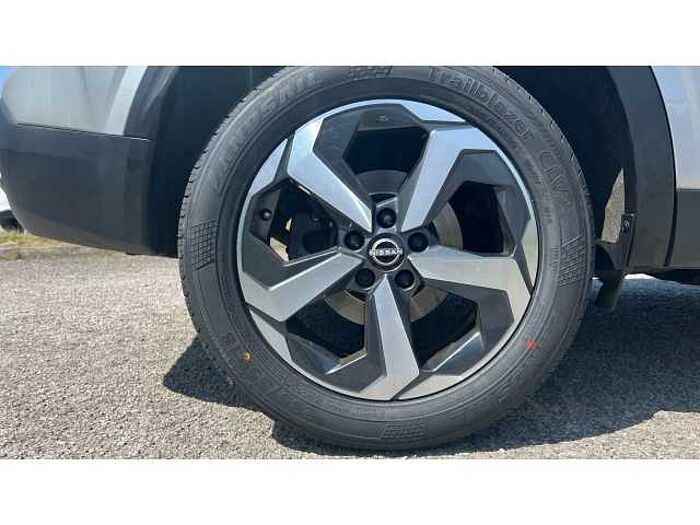 Nissan Qashqai QASHQAI 1.3 DiG-T MH N-Connecta 5dr 