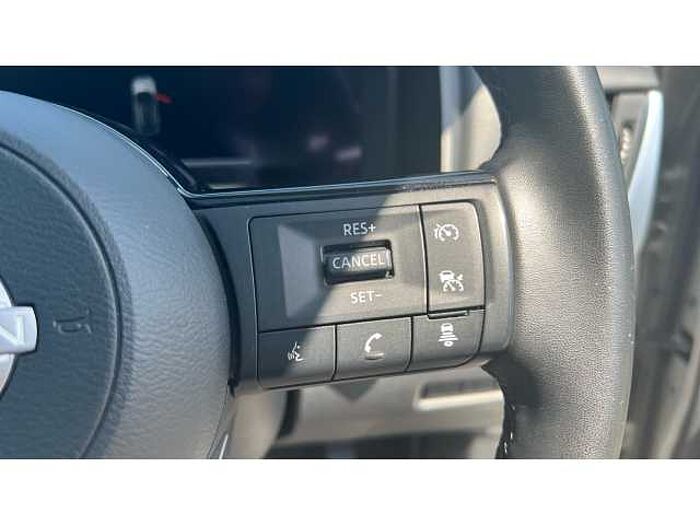 Nissan Qashqai QASHQAI 1.3 DiG-T MH N-Connecta 5dr 
