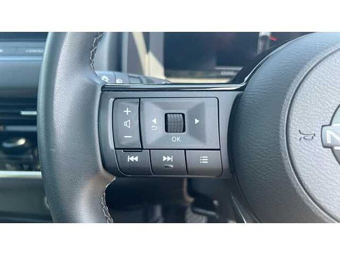 Nissan Qashqai QASHQAI 1.3 DiG-T MH N-Connecta 5dr 