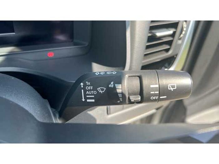 Nissan Qashqai QASHQAI 1.3 DiG-T MH N-Connecta 5dr 