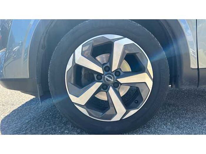 Nissan Qashqai QASHQAI 1.3 DiG-T MH N-Connecta 5dr 