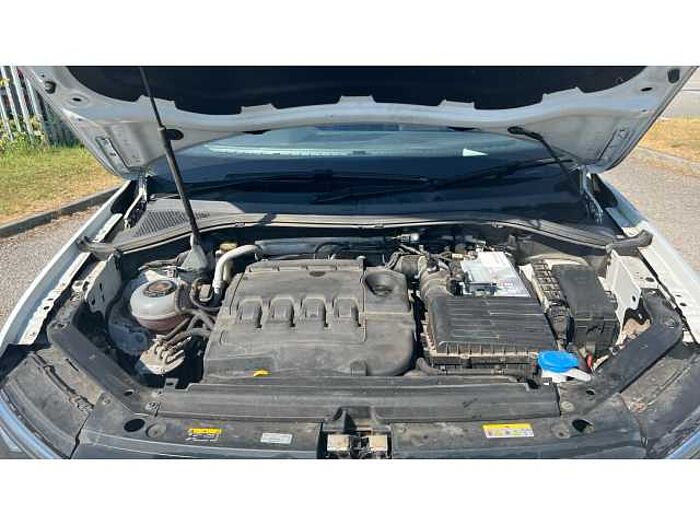 Volkswagen Tiguan TIGUAN 2.0 TDi 150 R-Line Tech 5dr DSG 