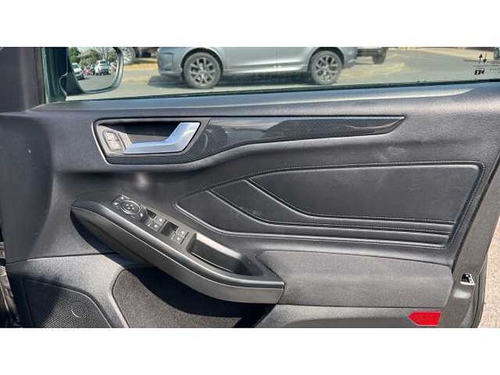 Ford Focus FOCUS 1.0 EcoBoost 125 ST-Line Nav 5dr 