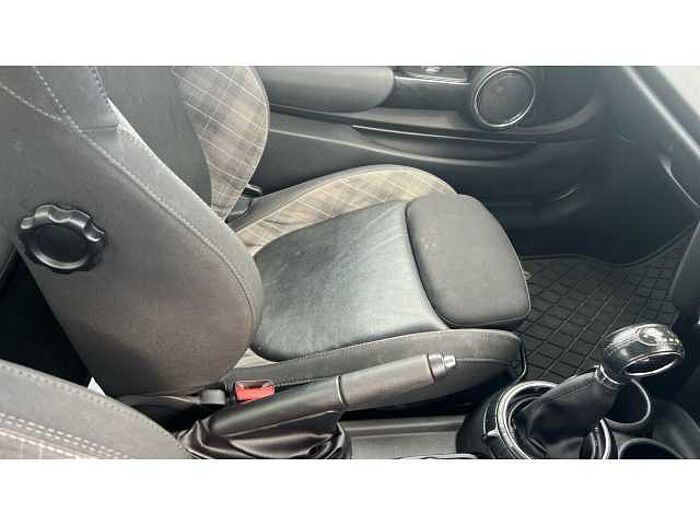 MINI Mini HATCHBACK 1.5 Cooper 3dr Auto 