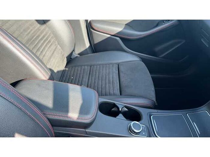 Mercedes-Benz B CLASS B200d AMG Line Premium Plus 5dr Auto 